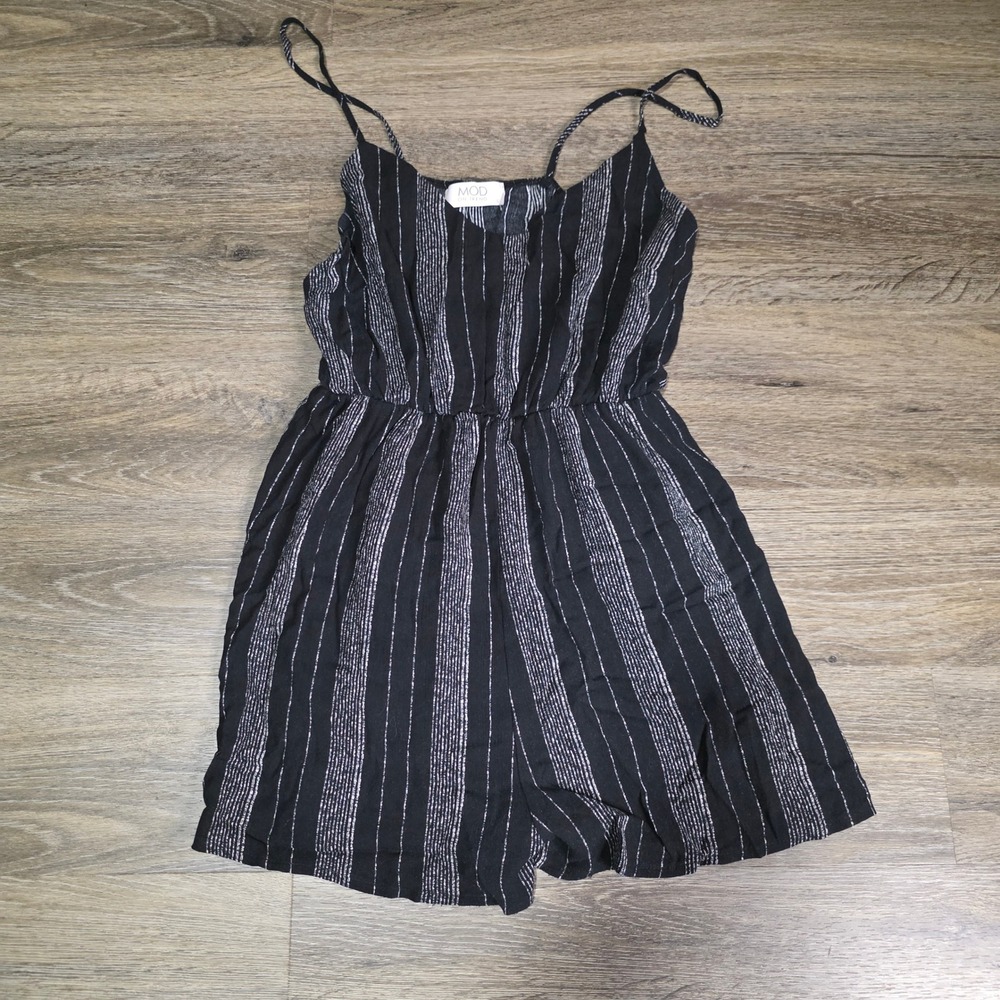 Mod On Trend Womens L Romper Black White Striped Elastic Waist‎ Spaghetti Strap